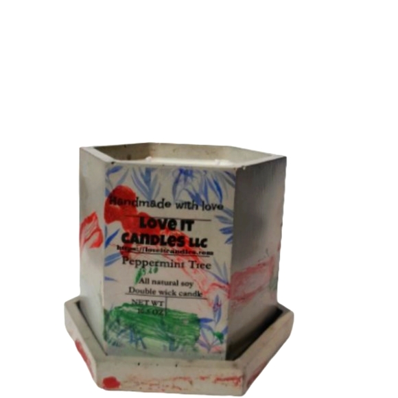 Christmas Signature Scented Soy Wax Candle Peppermint Tree 10.5oz - Picture 2 of 8